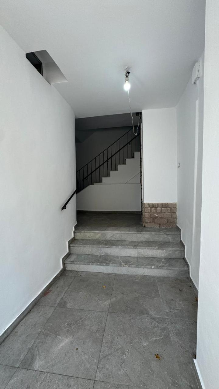Host Apartament Elio Tirana Exterior foto